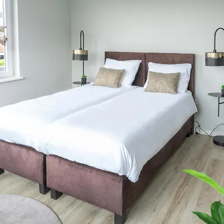 Apartment Xxl Group Stay, 24 Beds, Parking & Kitchen Access Raamsdonksveer