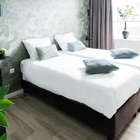 Xxl Group Stay, 24 Beds, Parking & Kitchen Access Appartement *