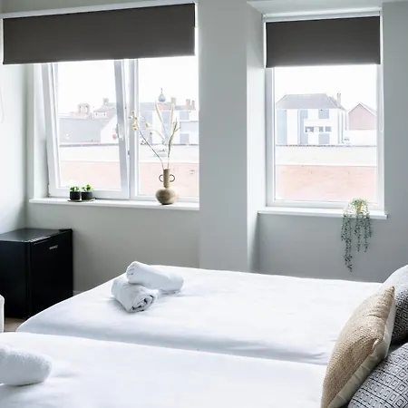 Xxl Group Stay, 24 Beds, Parking & Kitchen Access Appartement
