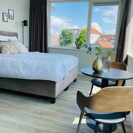 Xxl Group Stay, 24 Beds, Parking & Kitchen Access * Raamsdonksveer