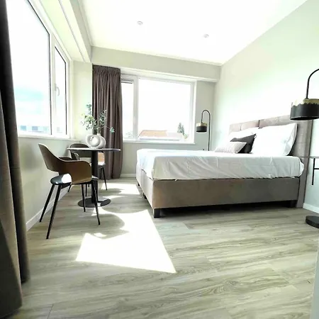 Xxl Group Stay, 24 Beds, Parking & Kitchen Access * Raamsdonksveer