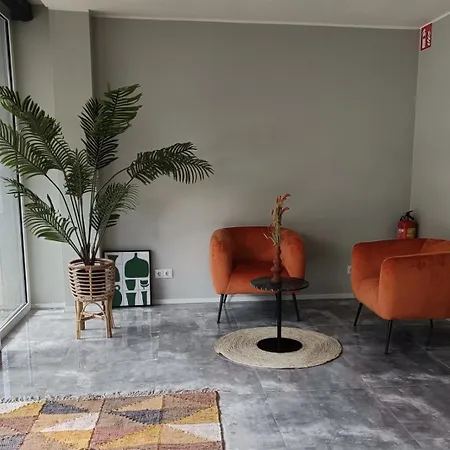 Xxl Group Stay, 24 Beds, Parking & Kitchen Access