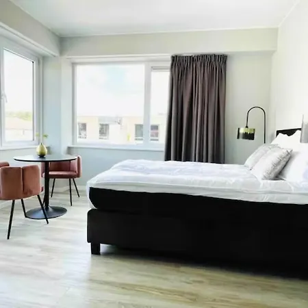 Apartment Xxl Group Stay, 24 Beds, Parking & Kitchen Access Raamsdonksveer