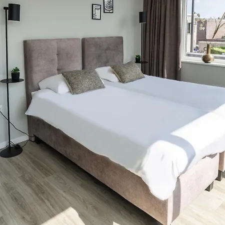 Xxl Group Stay, 24 Beds, Parking & Kitchen Access