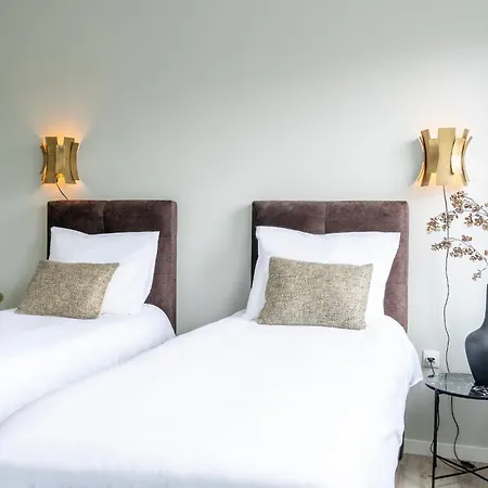 Xxl Group Stay, 24 Beds, Parking & Kitchen Access