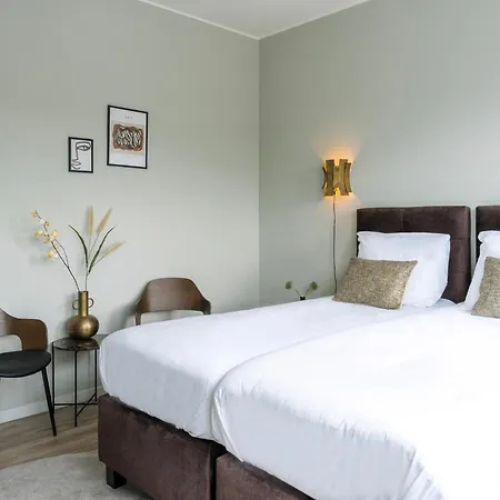 Xxl Group Stay, 24 Beds, Parking & Kitchen Access Appartement *
