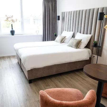Xxl Group Stay, 24 Beds, Parking & Kitchen Access * Raamsdonksveer