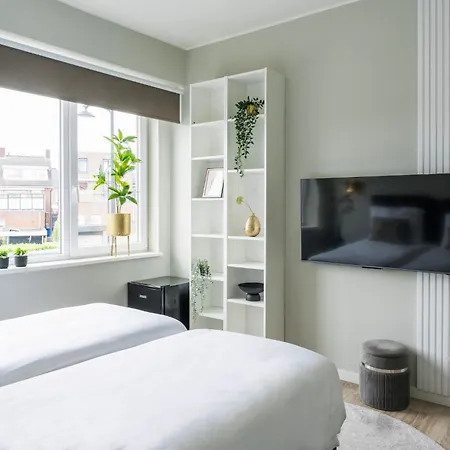 Apartment Xxl Group Stay, 24 Beds, Parking & Kitchen Access
