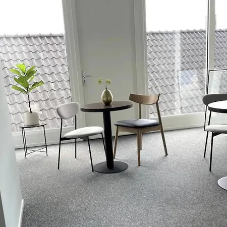 Xxl Group Stay, 24 Beds, Parking & Kitchen Access Apartment Raamsdonksveer