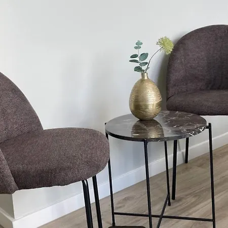 Xxl Group Stay, 24 Beds, Parking & Kitchen Access