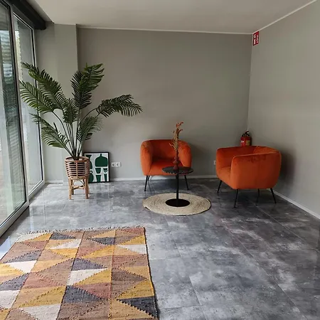 Xxl Group Stay, 24 Beds, Parking & Kitchen Access * Raamsdonksveer